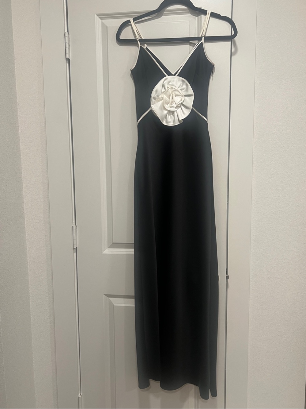 Elegant Gianni Bini Black Dress with Ivory Rosette Detail